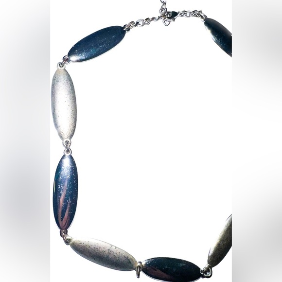 Trifari Silver-tone Fashion statement Necklace  15-18” - Picture 4 of 10